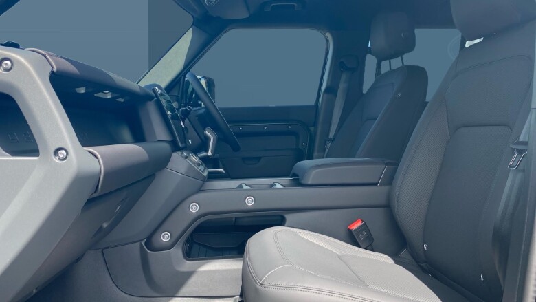 Land Rover Defender 3.0 D250 X-Dynamic SE 110 5dr Auto Diesel Estate